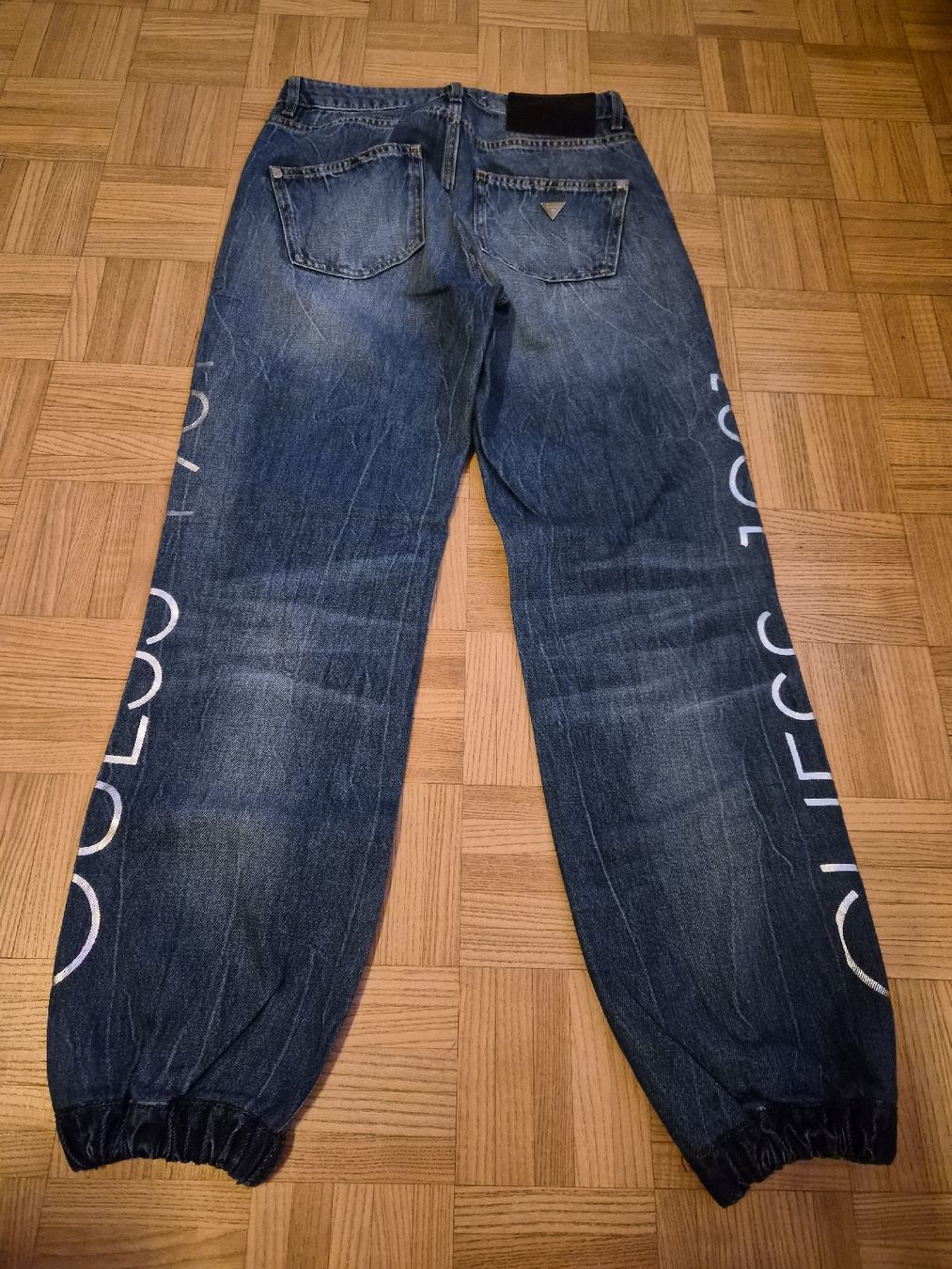 Guess Jeans: Guess Jeans – Nuovo (secondo la descrizione) da Dietikon venduto da sereina82 1