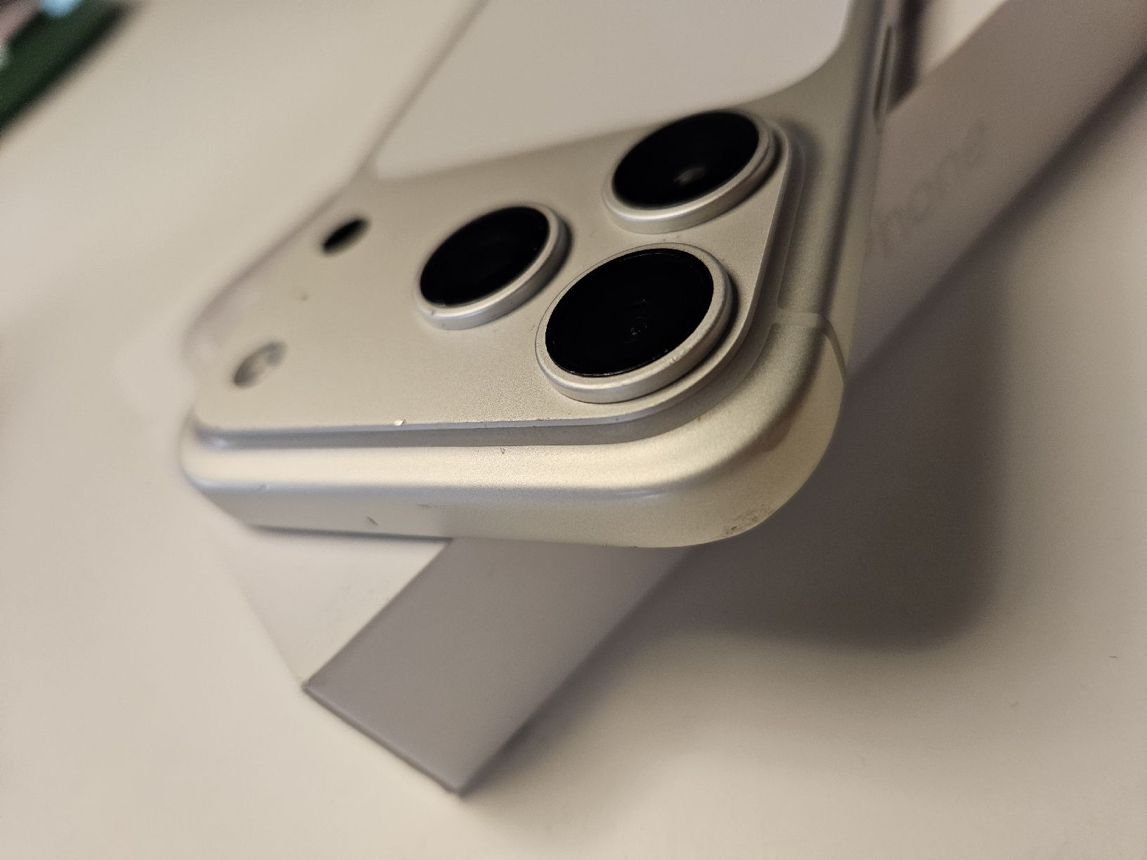 Apple Handys / Smartphones: Iphone 17 pro 256gb Silber – Gebraucht aus Küsnacht ZH von designwelt 4