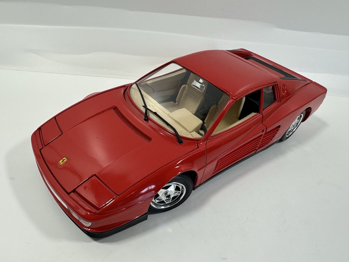 Bburago Modellautos: Ferrari Testarossa 1:18, rot, BBURAGO  – Gebraucht aus Zofingen von rf9_x2xt 1