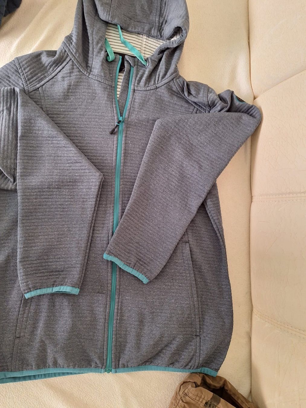 Maglioni & Felpe: Tolle Hoodie & Zipper "M" – Nuovo (secondo la descrizione) da Embrach venduto da Alian1