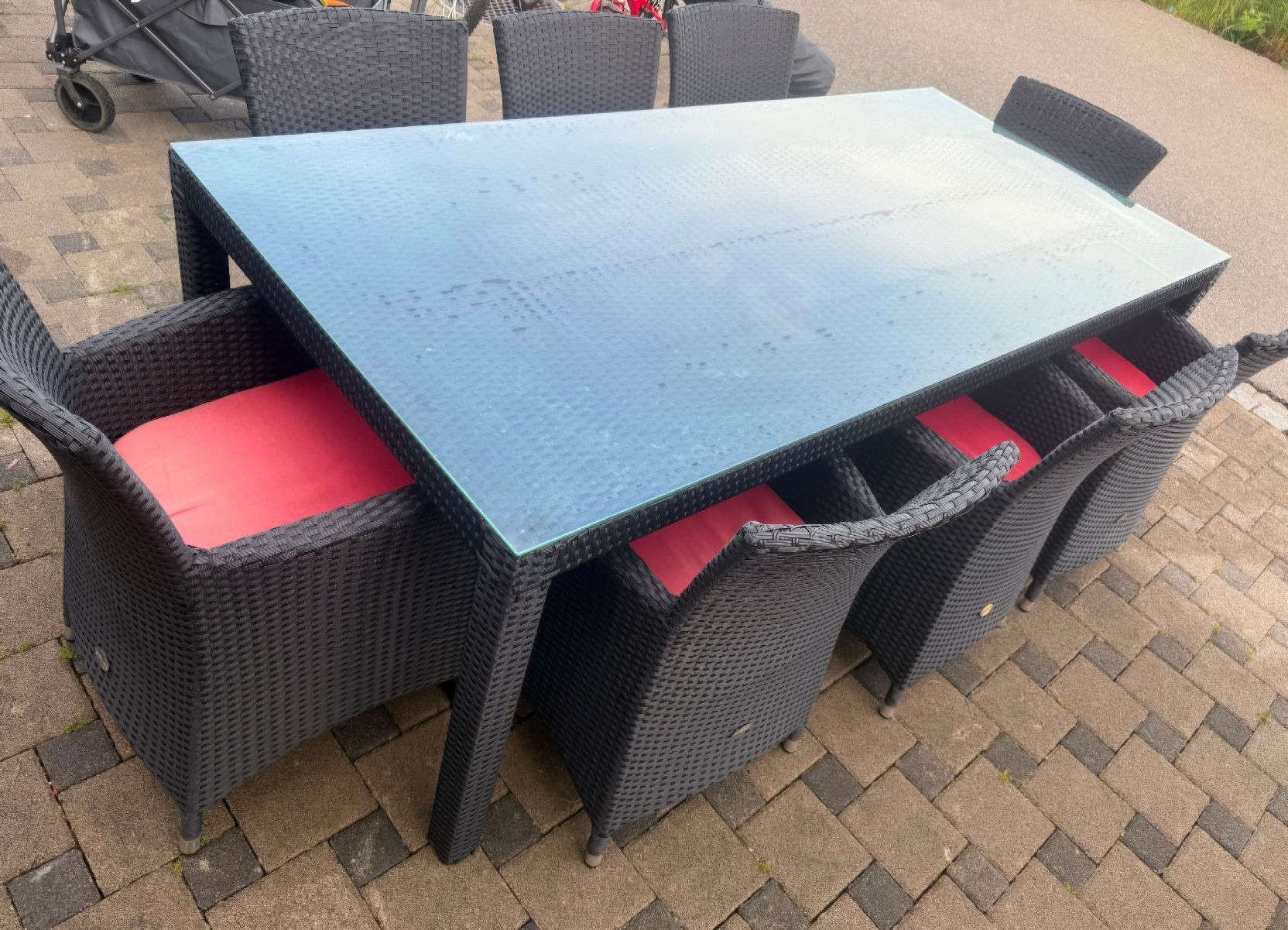 Viplounge Set di tavolo e panche: Gartentisch mit 8 Stühlen Rattangeflecht Glasplatte – Usato da Trimbach venduto da dia_nv9g 2