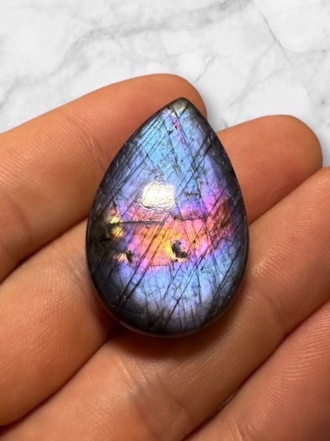 Minerali & Pietre curative: Labradorit Cabochon wunderschön in Blau, 60ct – Nuovo e nell'imballaggio originale da Männedorf venduto da CabochonExceptionnel 1