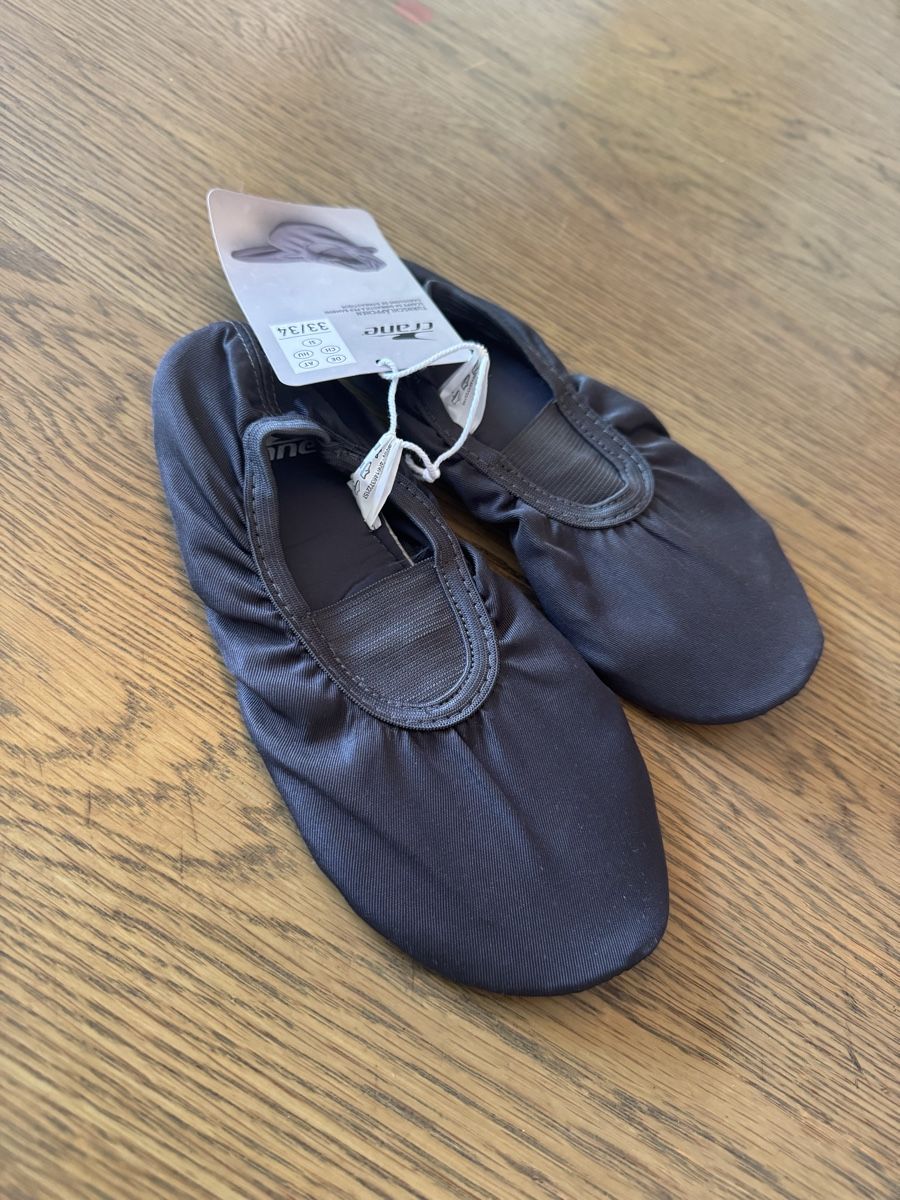 Scarpe da uomo: Neue ungetragene Balletschläppli Grösse 33/34 – Nuovo e nell'imballaggio originale da Buchs ZH venduto da crazyhandbaggirl123