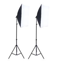 2 Softboxen mit Stativen für professionelle Fotografie