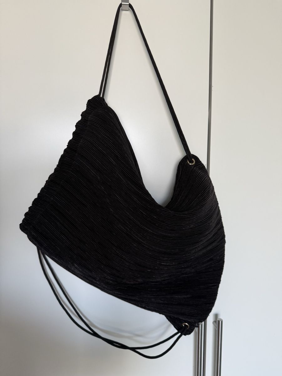 H&M Rucksäcke: Stylisches Rucksäckli/Turnsäckli Plissée – Gebraucht aus Olten von smashbox