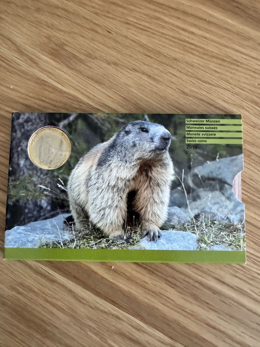 Tutti le monete: Schweizer Münzsatz 2010 Stempelglanz Uncirculated OVP  – Nuovo e nell'imballaggio originale da Basel venduto da triniswiss68