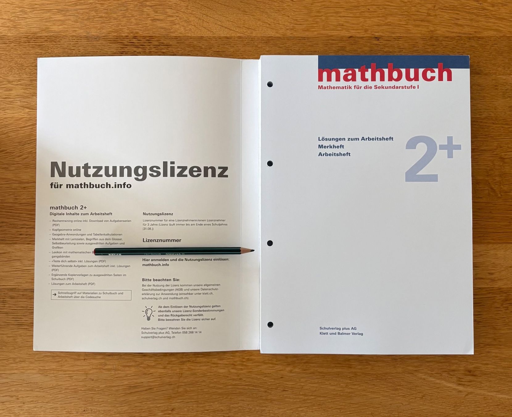 Livres: Mathbuch Arbeitsheft 2. Sek inkl. Lizenznummer – D'occasion à Bauma par Lieverd01 1