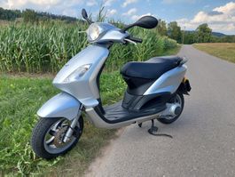 Piaggio Fly 125 Roller Frisch ab MFK Kat. A1 7.65kw
