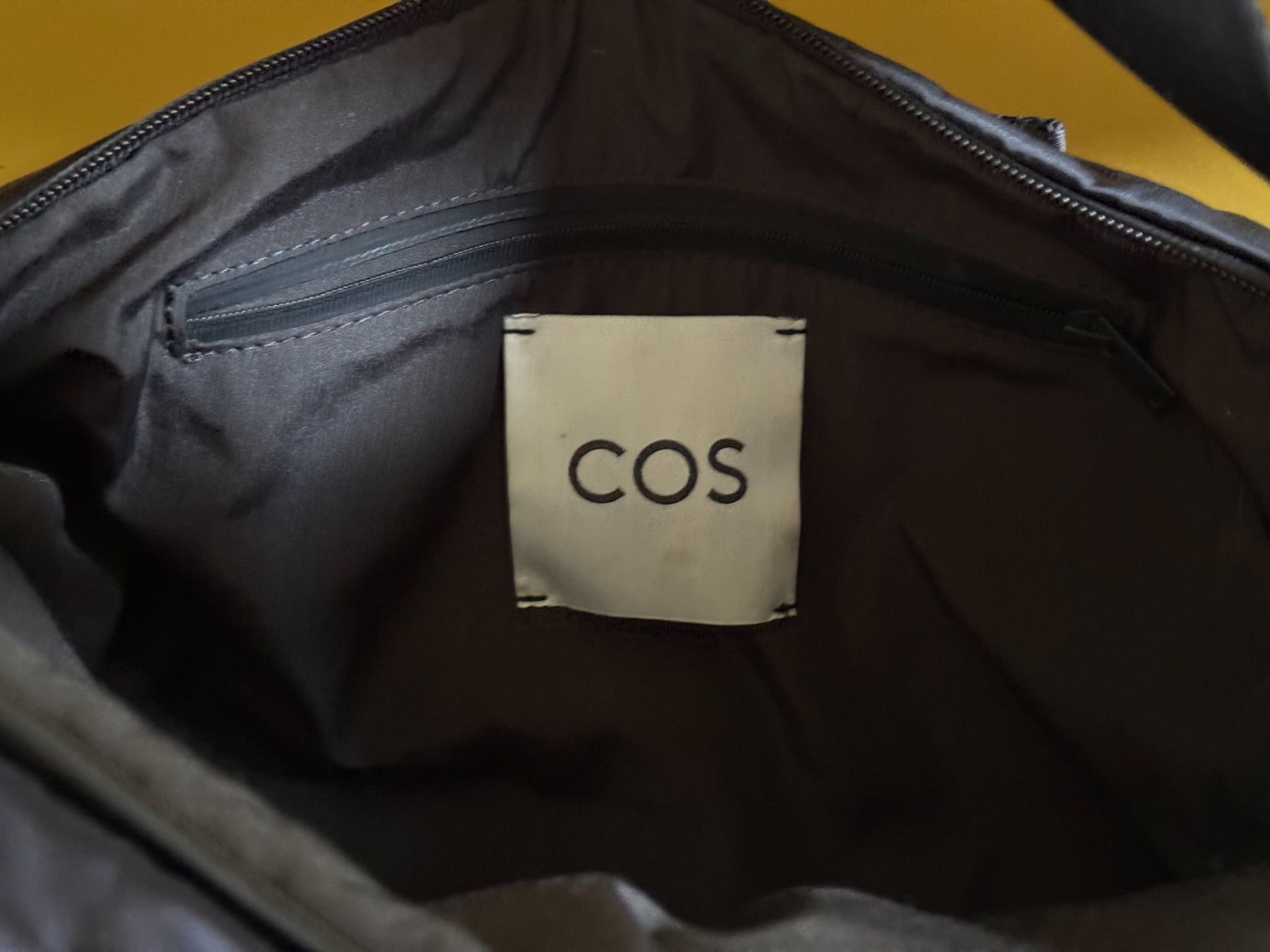 Cos Taschen: COS schwarze Schultertasche – Gebraucht aus Onex von Joliechose6 1