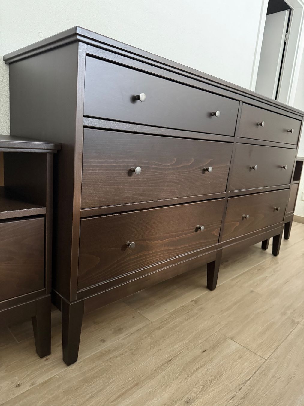 Ikea Nachttische: Commode 6 tiroirs avec 2 tables de nuit – Gebraucht aus Monthey von geo_rj86 2