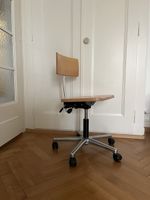 Chaise de bureau à roulettes