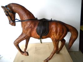 Hölzernes Lederumwickeltes Pferd ca. 1950 Sammlerstück