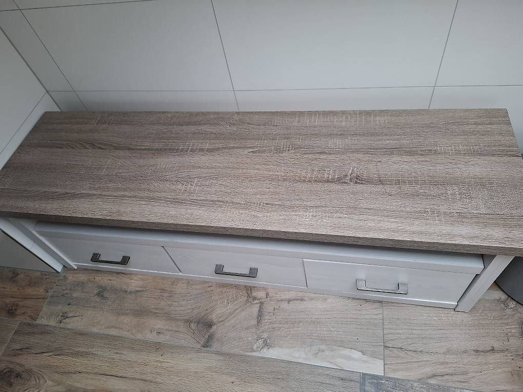 TV Möbel: TV Board  zuverschenken  – Gebraucht aus Luzern von nsc_tn7z