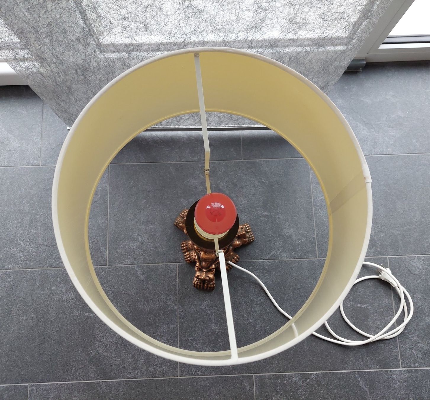 Lampade: Grosse Lampe mit Messingfuss, Asiatisch – Usato da Subingen venduto da K7passt_immer 7