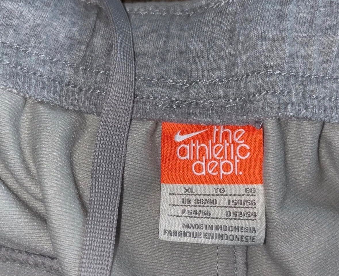 Nike Kleiderpakete: Nike set – Gebraucht aus Horgen von manon_archives 4