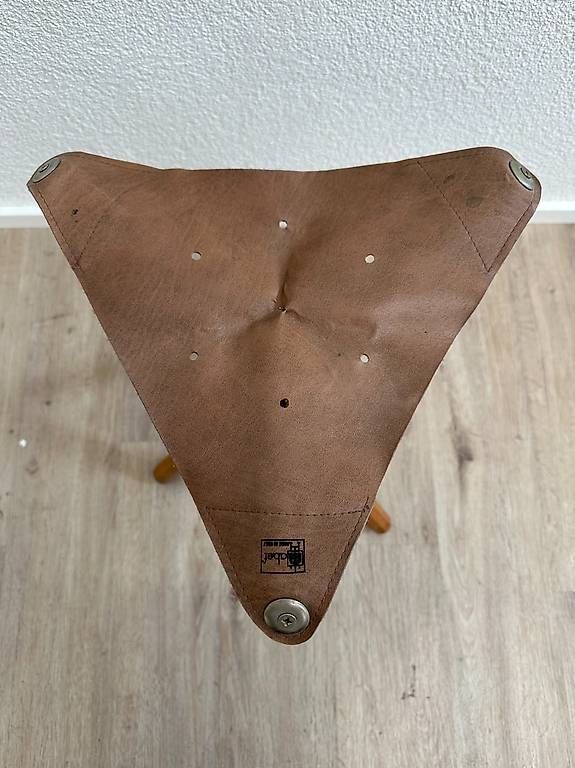 Sgabelli: Holz Klapphocker mit Leder Sitzfläche Mabef – Usato da Obernau venduto da Arche_Noah_Brocki 2