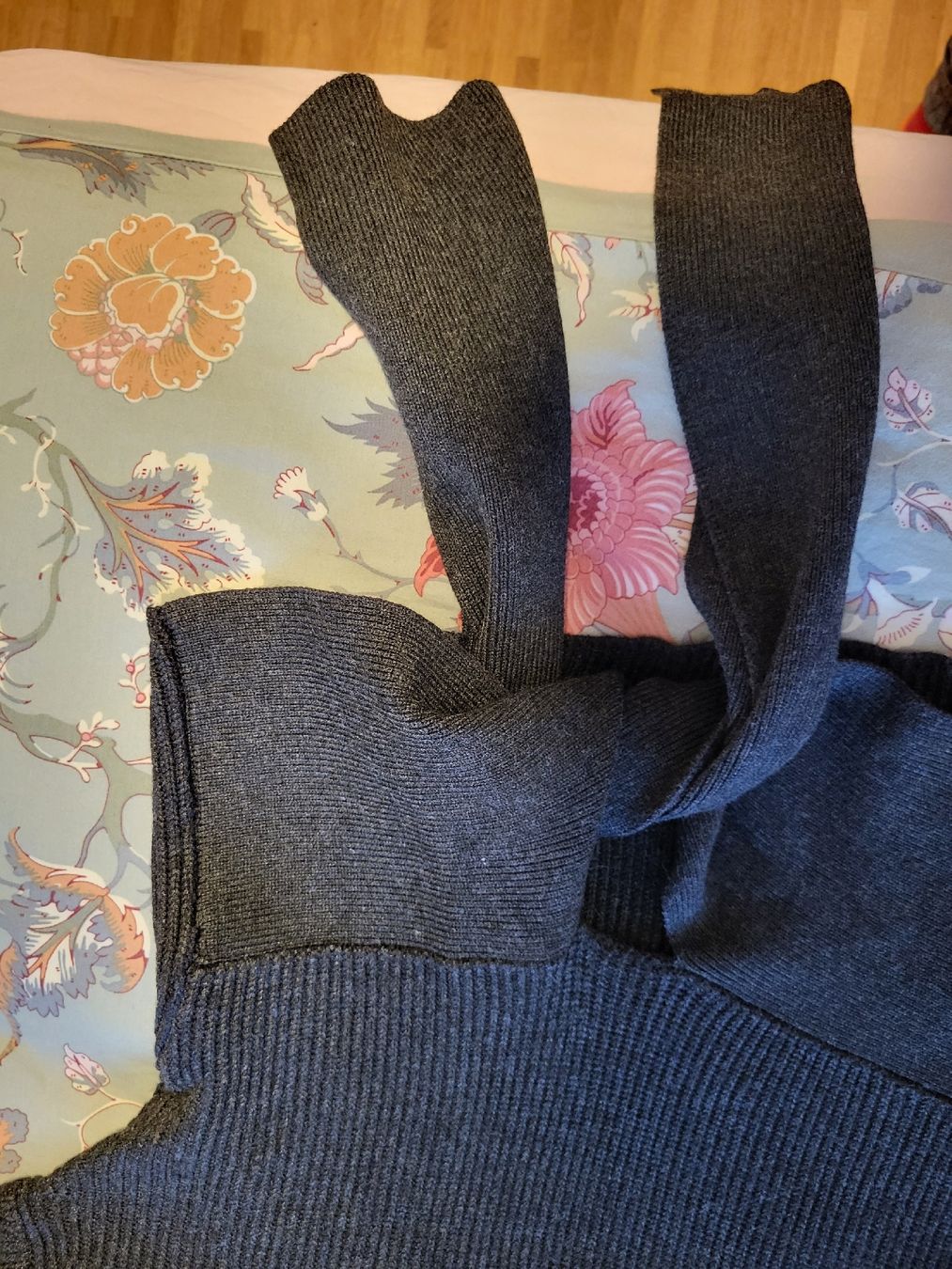 Zara Maglioni & Felpe: Zara Knit Rollkragenpullover mit Bindegürtel, S, dunkelgrau – Usato da Zürich venduto da Mada45 2
