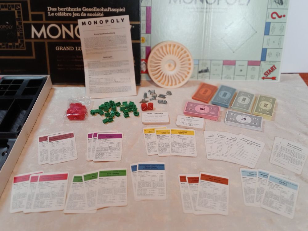 Beau Monopoly de 1961 édition Luxe avec pions métal