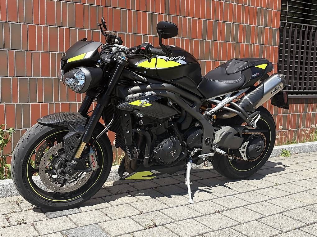 Strada: Triumph Speed Triple RS 1050 – Usato da Ebikon venduto da Reinholdrio