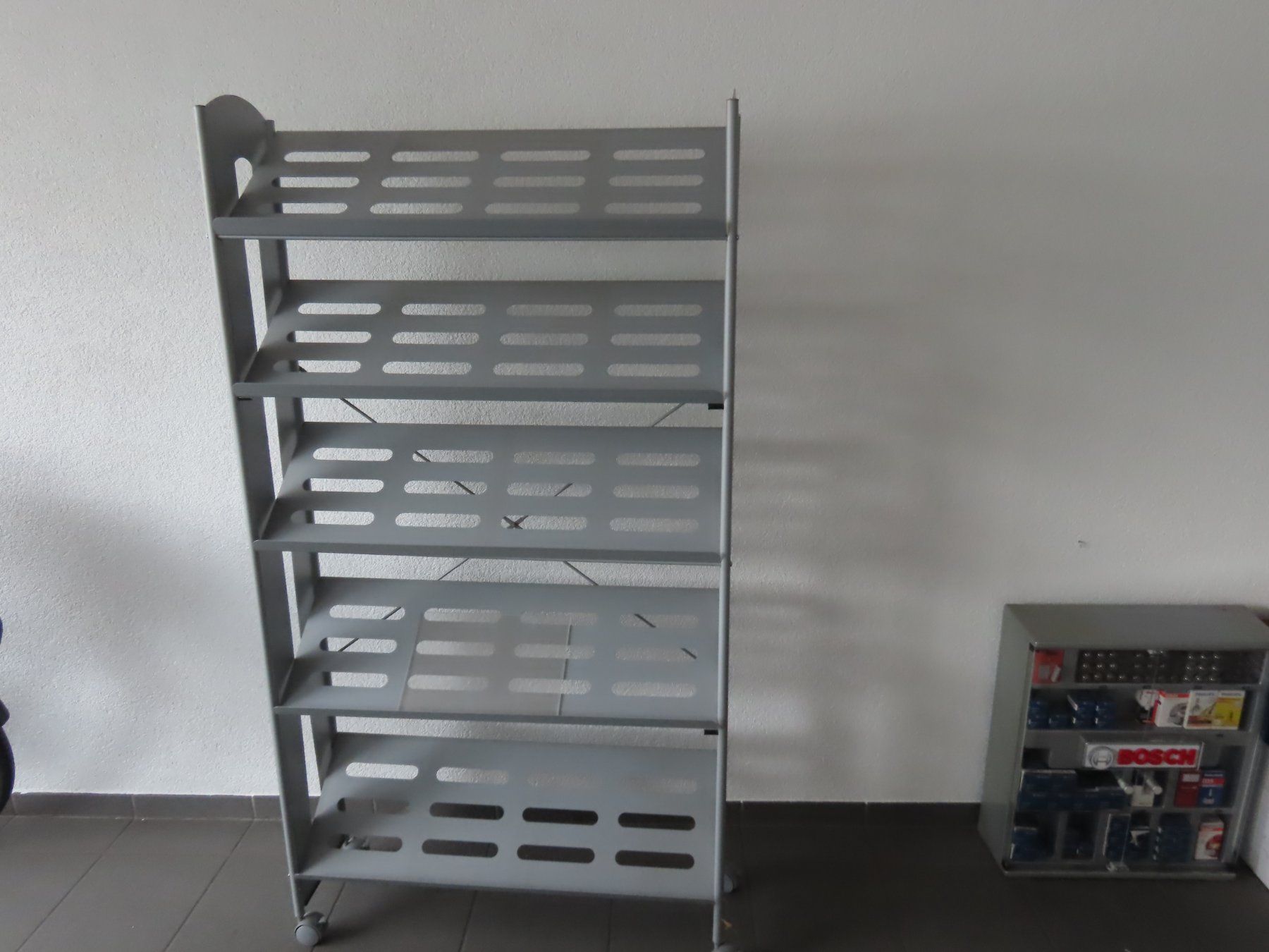 Scaffali: für Austellungsmaterial – Usato da Rüthi (Rheintal) venduto da bluechi