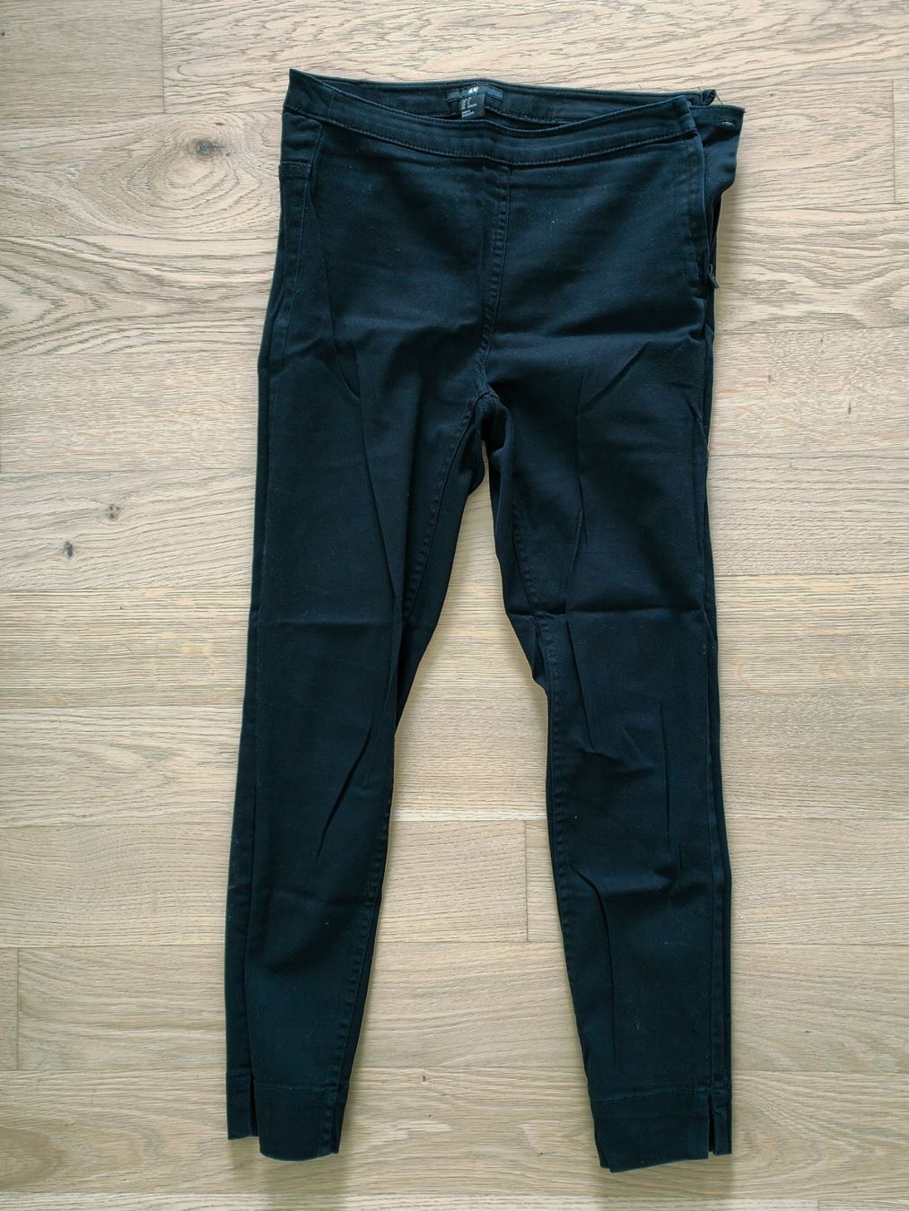 H&M Hosen: Trendige H&M Damenhose - Größe 34 – Gebraucht aus Birmensdorf ZH von mku_9qbw