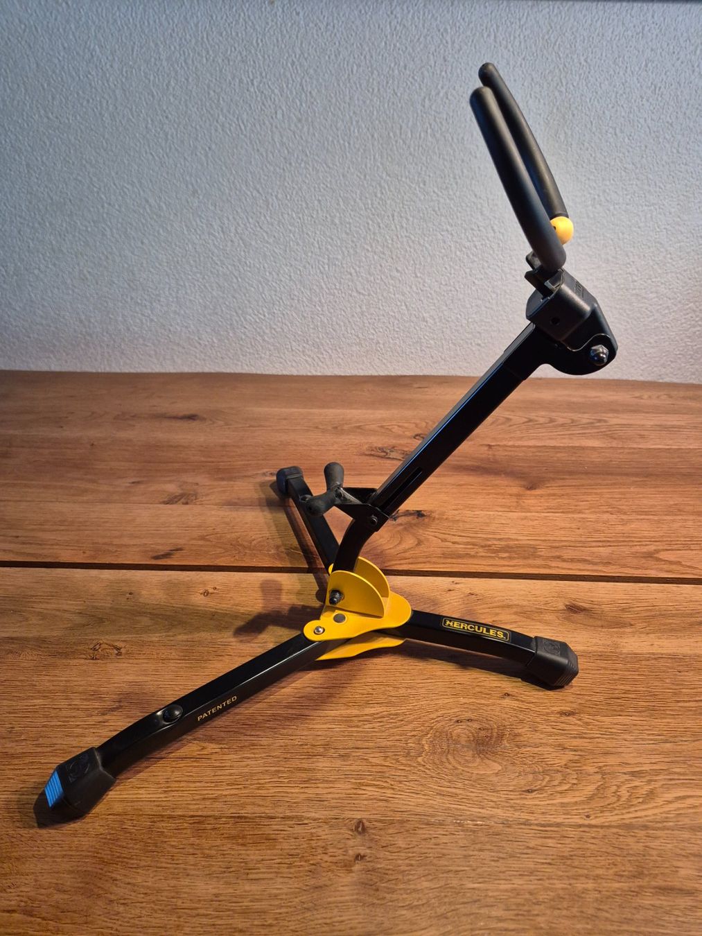 Hercules Sonstige Dekorationen & Accessoires: Saxophonständer - wie neu – Gebraucht aus Reutigen von Cheeta29 1