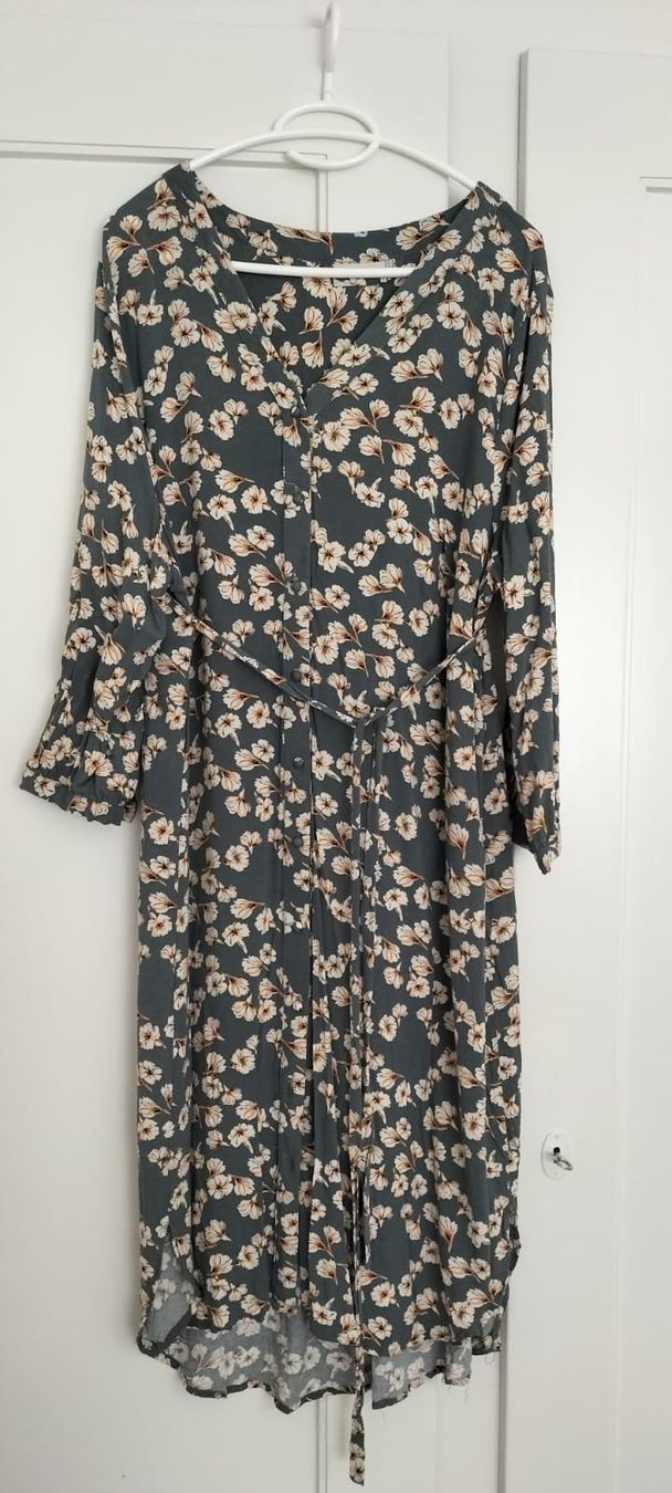 Only Vestiti: Robe Only Taille 46 – Nuovo (secondo la descrizione) da Vevey venduto da cestpasfaux 1
