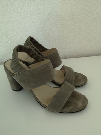 Vagabond Sandals Size 38 Dark sage green colour Suede Block 
