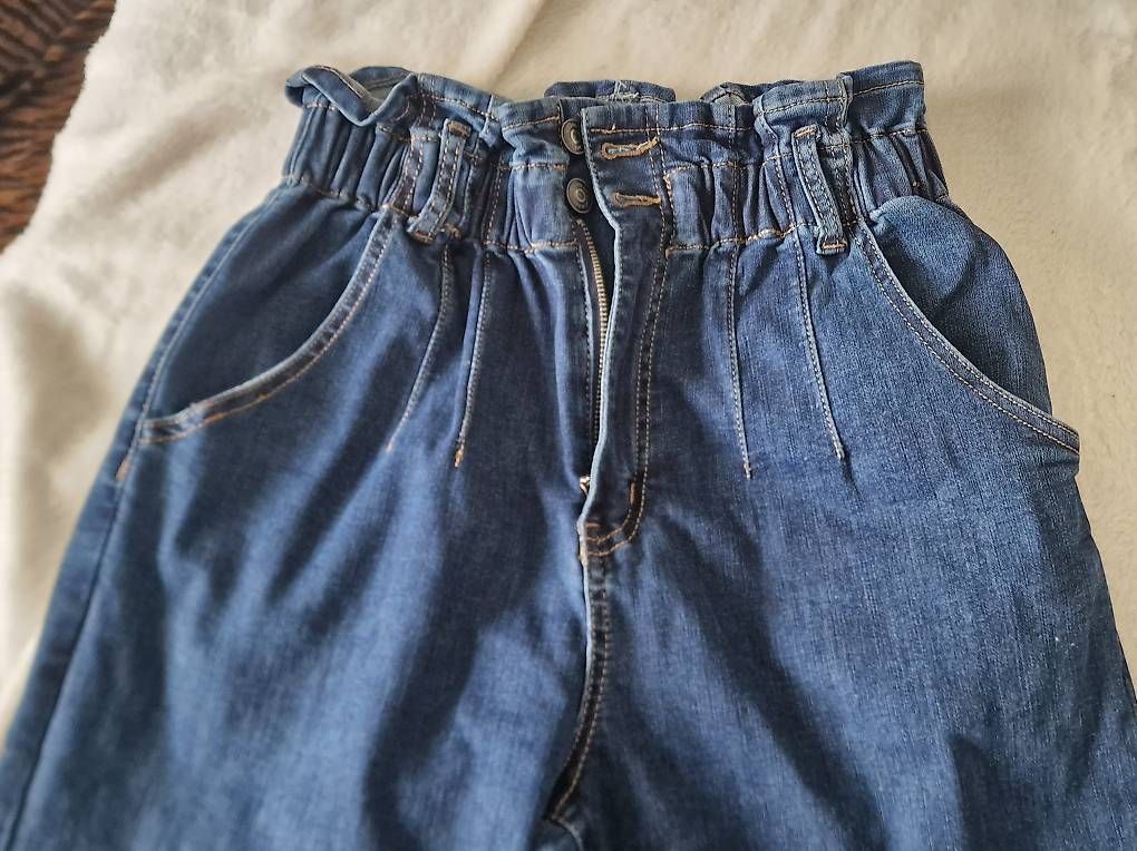Lotti di vestiti: Jeans und Stoffhose – Usato da Rüfenacht BE venduto da Margret61 1