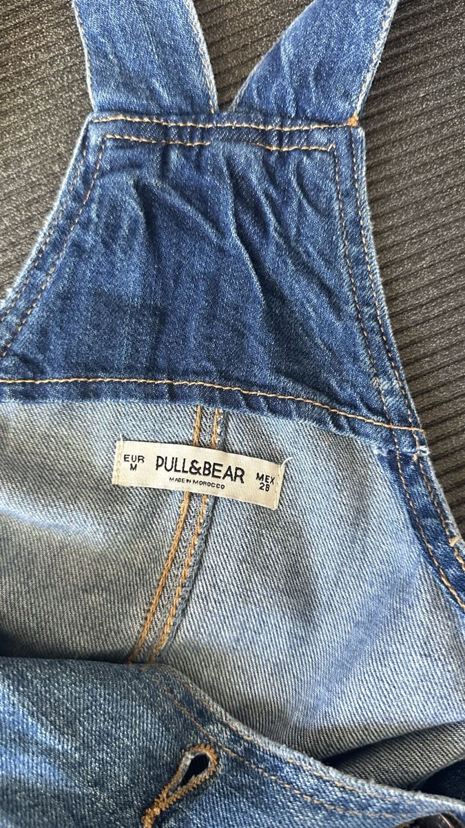 Pull&Bear Jeans: Salopette en jean Pull&Bear taille M - look tendance! – Usato da Vuippens venduto da ale_6gkb 1