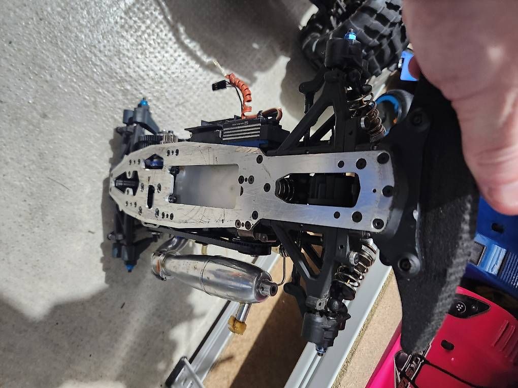 Modellismo RC: Kyosho V-One RRR RB – Usato da Renens VD venduto da aligrapefruit 2