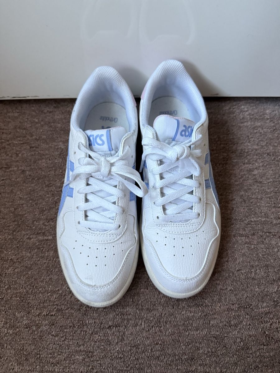 Asics Chaussures femmes: Asics Schuhe – Neuf (Voir description) à Zürich par Dalia.ababssa 1