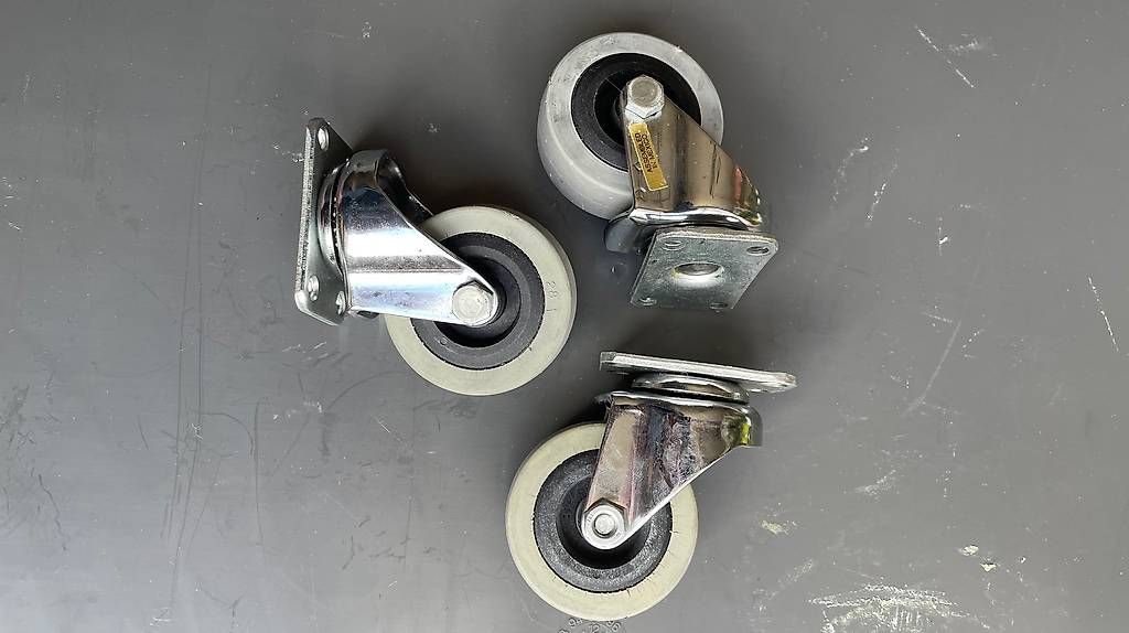 Sonstiges zum Lager & Transport: 3 Rollen – Gebraucht aus Neerach von 4vincent