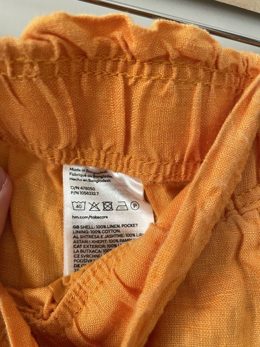 H&M Pantaloni: H&M orange leinen shorts – Usato da Zürich venduto da M500ZH 2