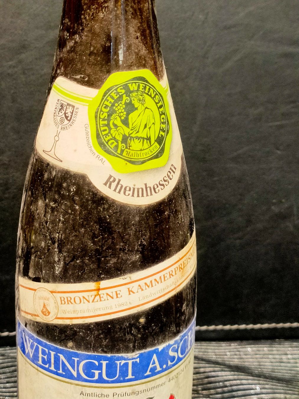 Vino: RHEINHESSEN 1981 – Nuovo (secondo la descrizione) da Genève venduto da Leboucheoreilles 1