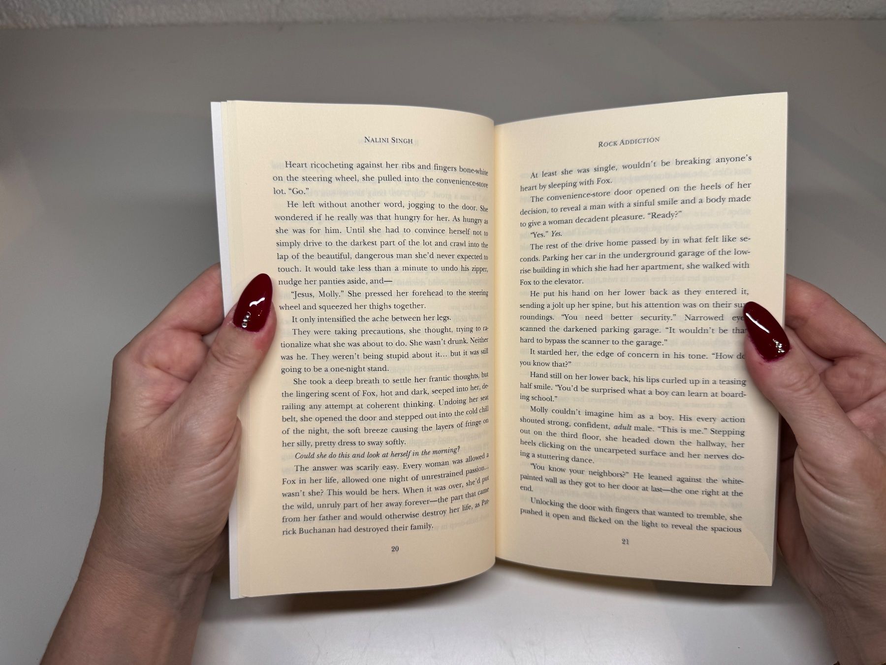 Libri: NOVEL: Nalini Singh, Rock Addiction  – Usato da Grosswangen venduto da English_books 3