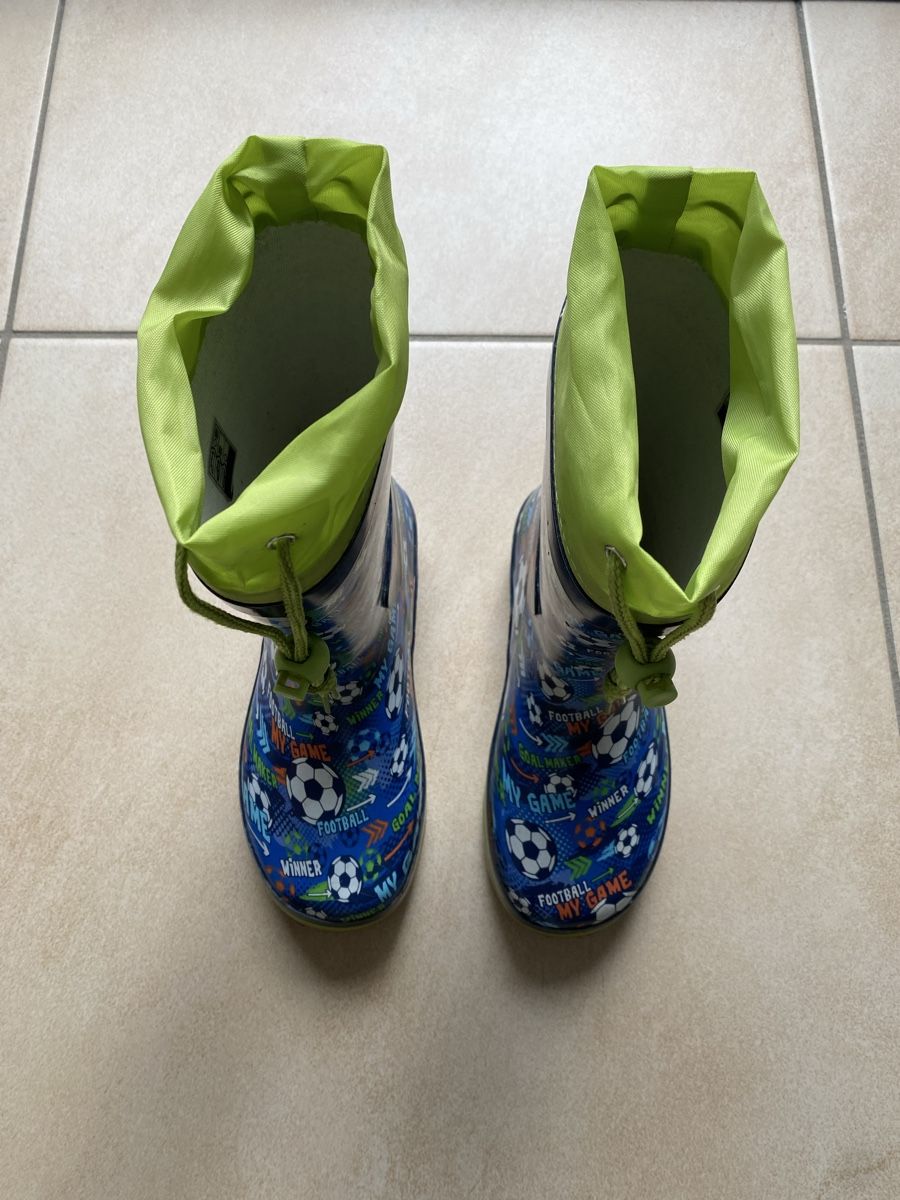 Scarpe per ragazzi: Schöne Gummistiefel Junge Grösse 30 – Usato da Meinier venduto da wellico22 4