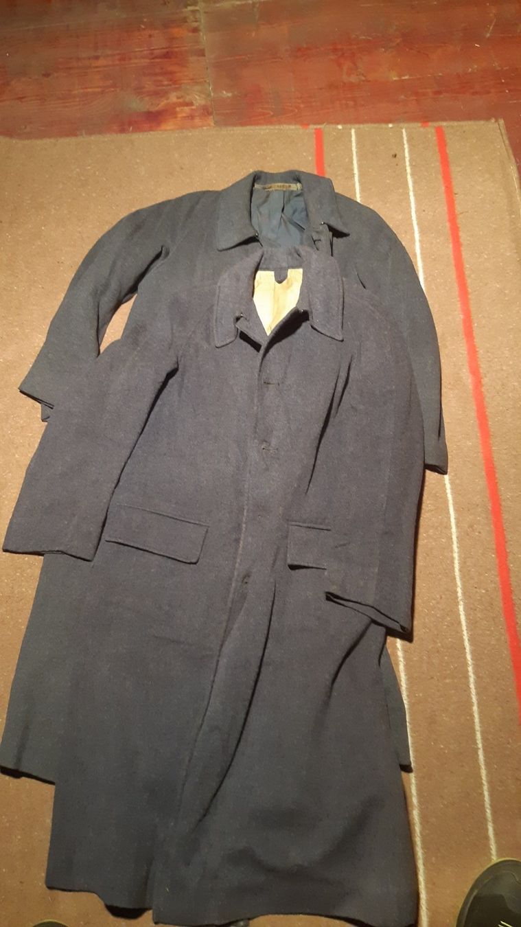 Schweizer Armee Uniformi: 2x Manteau DAP 1940 taille 40 – Usato da Chésopelloz venduto da Toino95