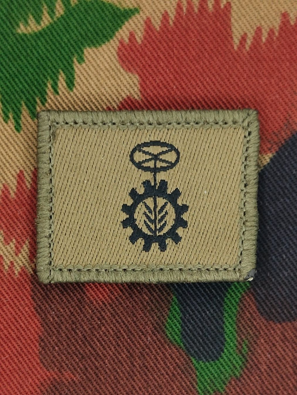 Schweizer Armee Placchette & Badge: Funktionsabzeichen Motormechaniker, Variante 1 – Usato da Bauma venduto da SwissMilitaria