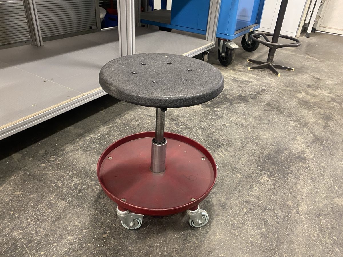 Tutti gli attrezzi: Profi Werkstatthocker ab 1.- – Usato da Wabern venduto da HK-Design