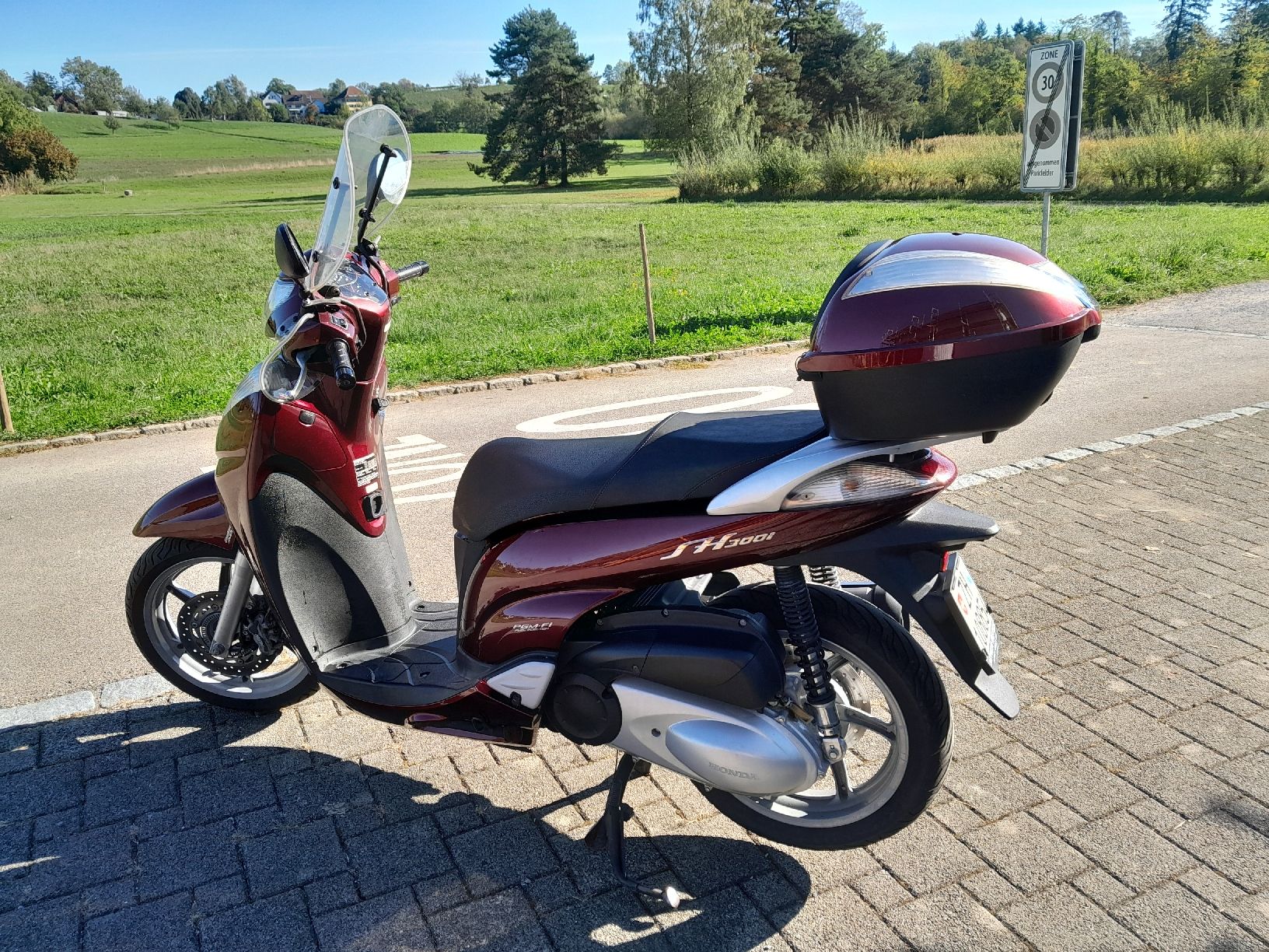 Honda Scooters: Honda 300 SH – Gebraucht aus Kaltbrunn von ueli124