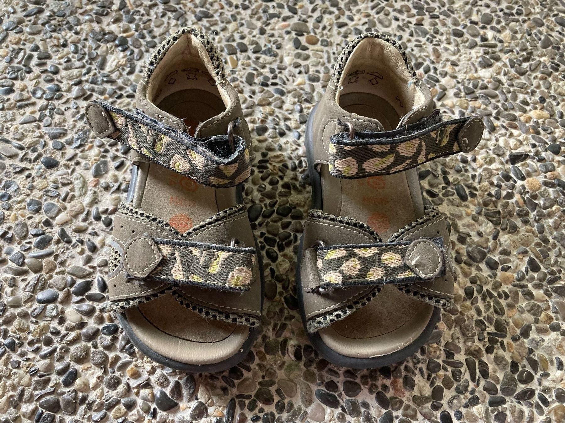 Scarpe per ragazzi: Sandalen, Gr. 20 – Usato da Aetingen venduto da Nadinsky
