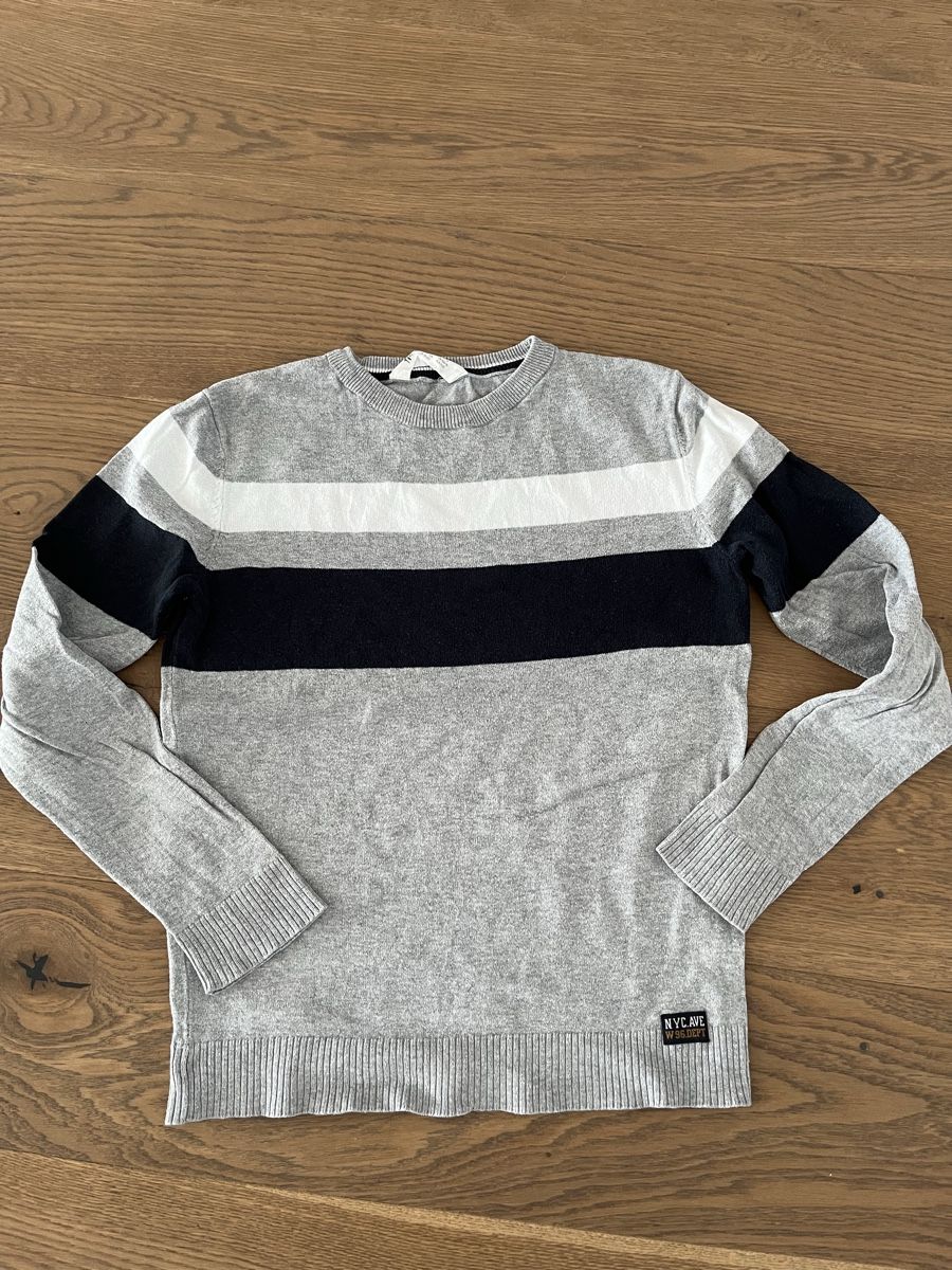 H&M Maglioni & Felpe: 2 Pullover H&M Grösse 146/152 – Usato da Küttigen venduto da csei 1