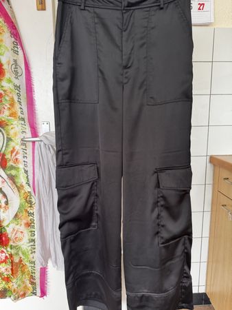 Pantalon cargo (METRO)satiné noir, taille haute - T40✨