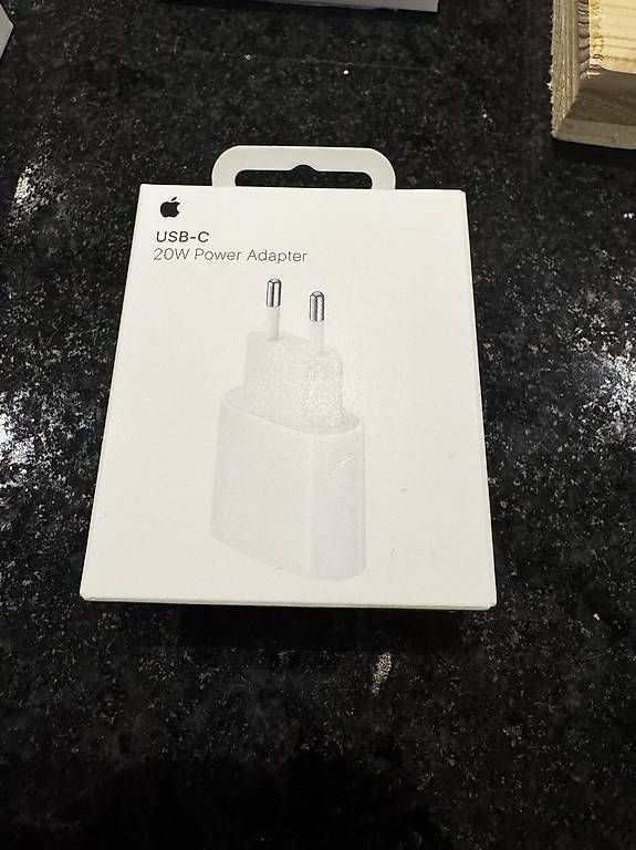 Caricabatterie: Apple Ladegerät und Kabel – Usato da Fahrni b. Thun venduto da Joer1 1