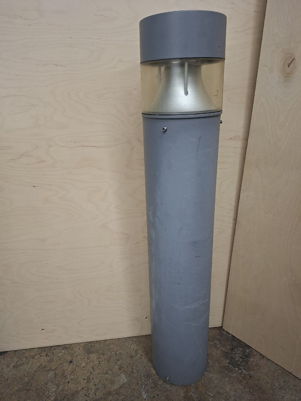 Lampade: Pollerleuchte E27 Fassung hellgrau 95cm  – Usato da Neunkirch venduto da MaElekt