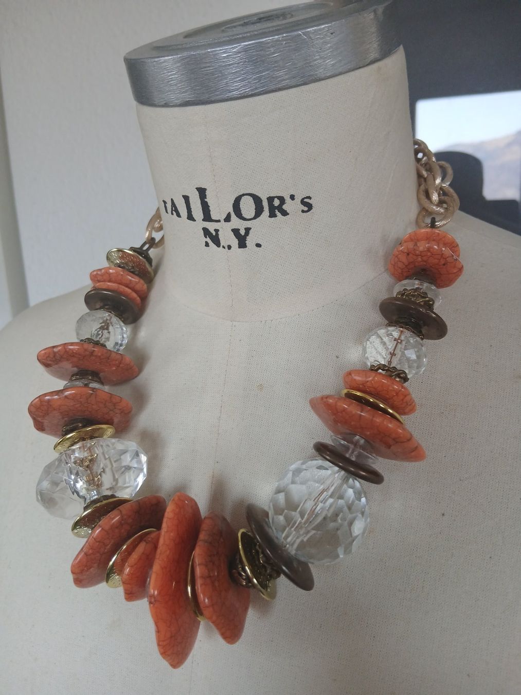 Catenine: Statement-Kette mit orangen und transparenten Elementen – Usato da Beckenried venduto da SylvkensWorld