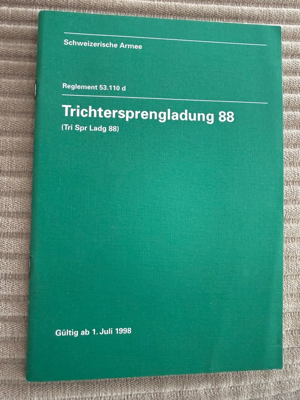 Livres: Reglement: Trichtersprengladung 88 - Schweizer Armee – D'occasion à Brütten par Hst1