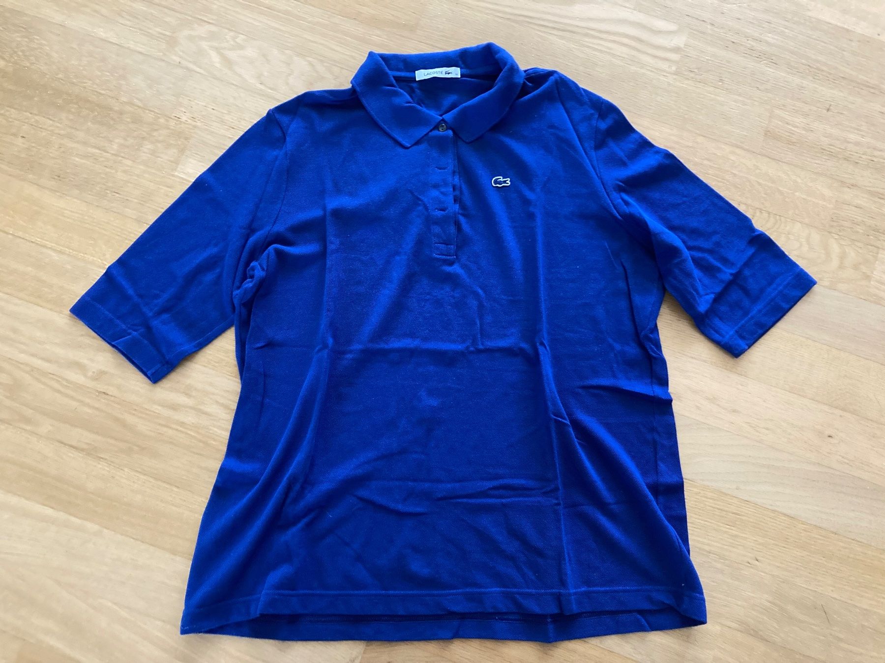 Lacoste Pullover & Sweatshirts: kurzes Shirt Gr. 50, Lacoste – Gebraucht aus Frauenfeld von manuburg