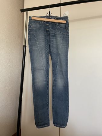 Please Jeans